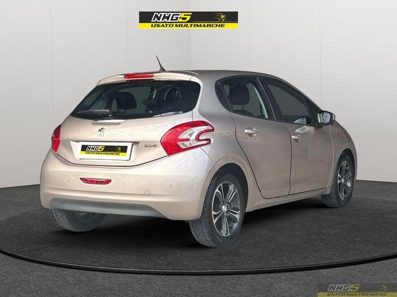 Peugeot 208 1.4 HDi 68 CV 5 porte Allure