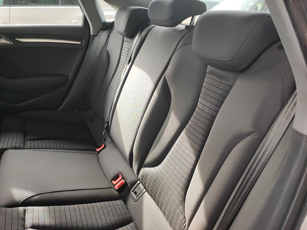 Audi A3 Sedan 1.6 TDI S tronic Sport