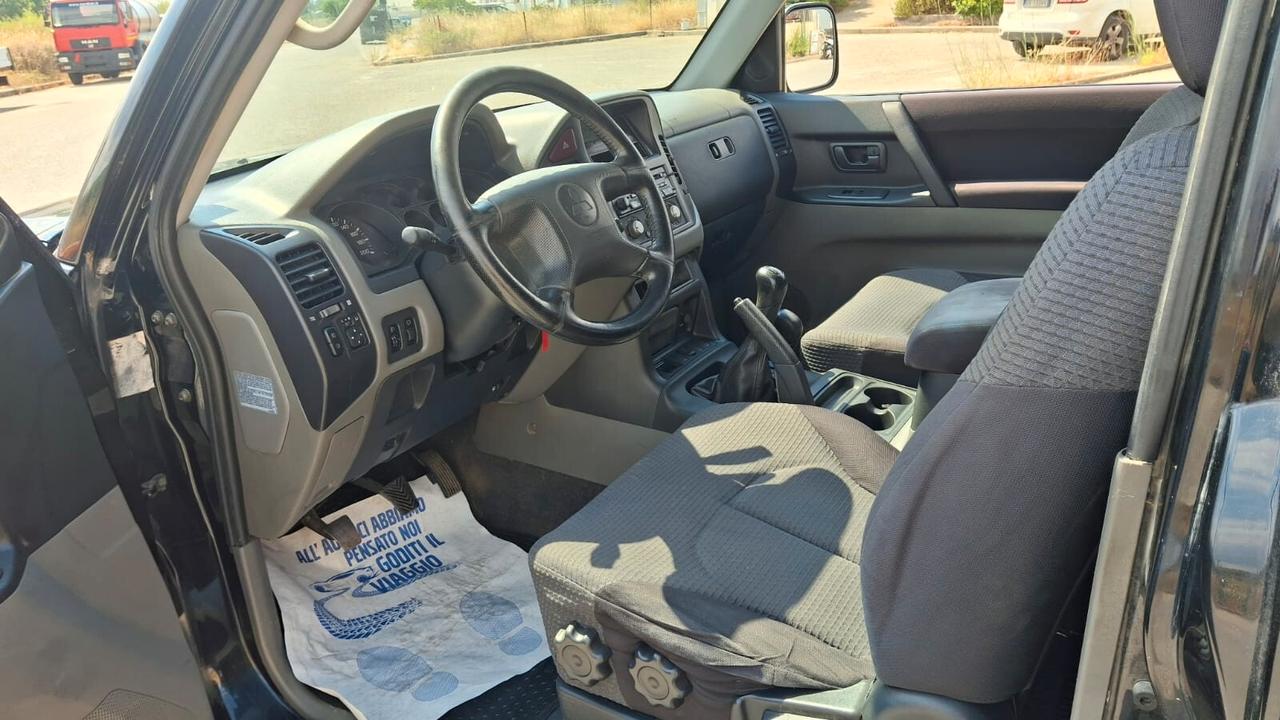 Mitsubishi Pajero 3.2 DI-D 16V 3p. Intense DPF
