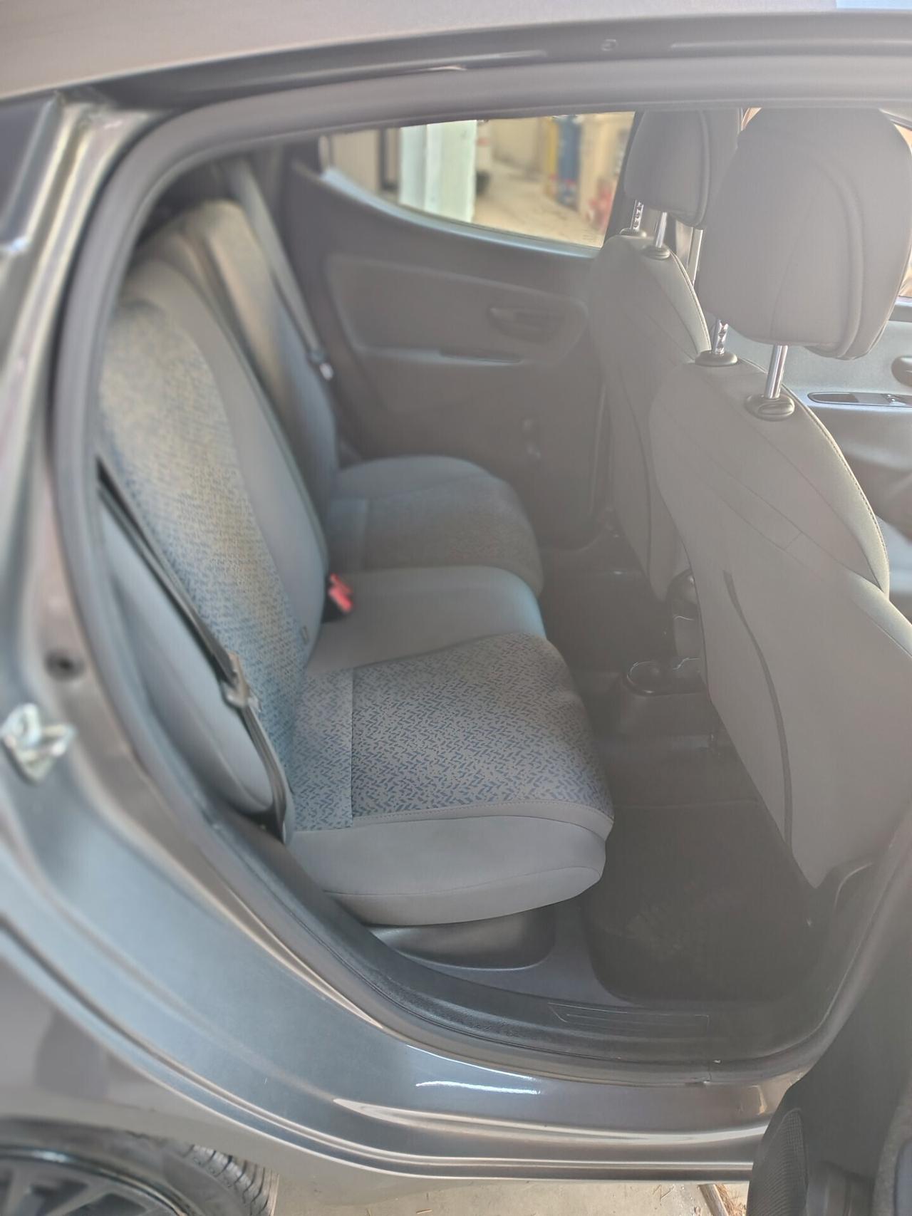 Lancia Ypsilon Hybrid AL PREZZO DEL BENZINA!!!