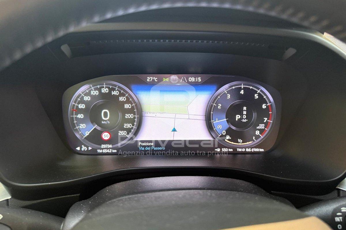 VOLVO XC40 T3 Geartronic Momentum Pro