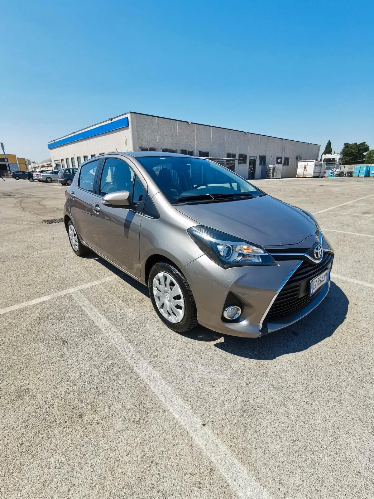 Toyota Yaris 1.0 5 porte Active - 2015