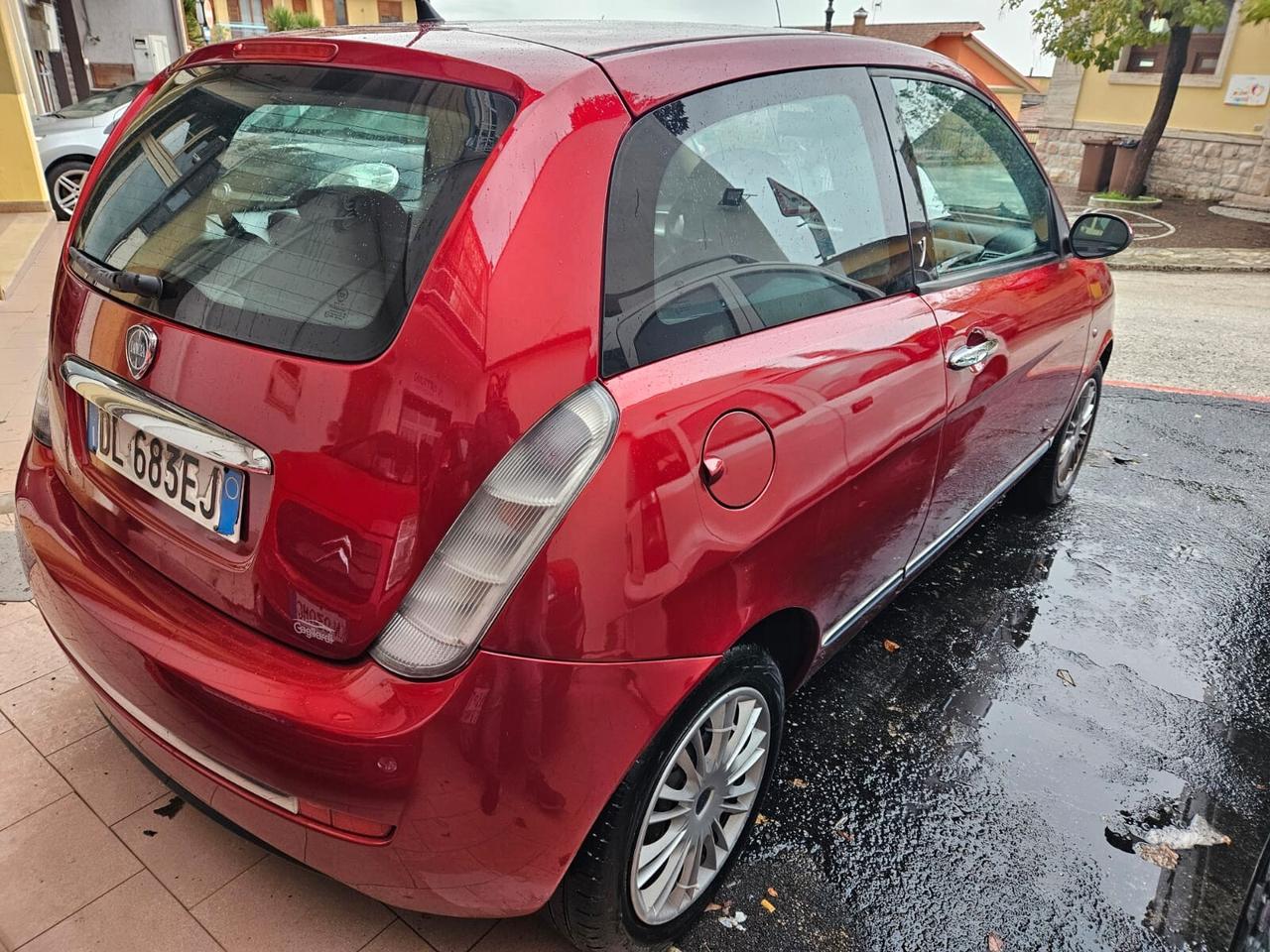 Lancia Ypsilon 1.3 MJT 75 CV Argento