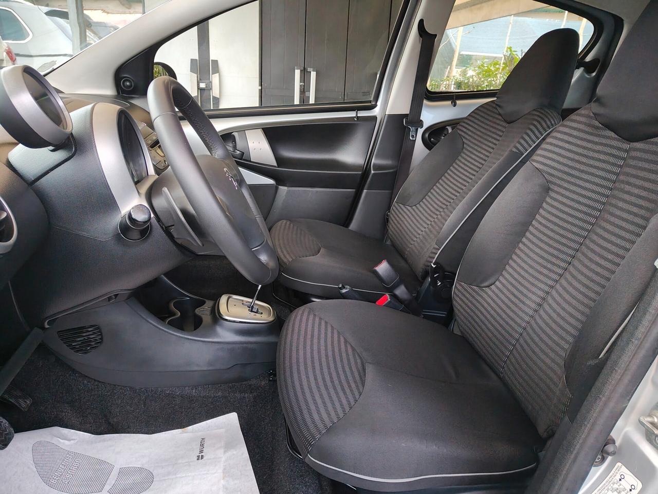 Peugeot 107 1.0 68CV 5p. CAMBIO AUTOMATICO SOLO 79000KM UNIPRO