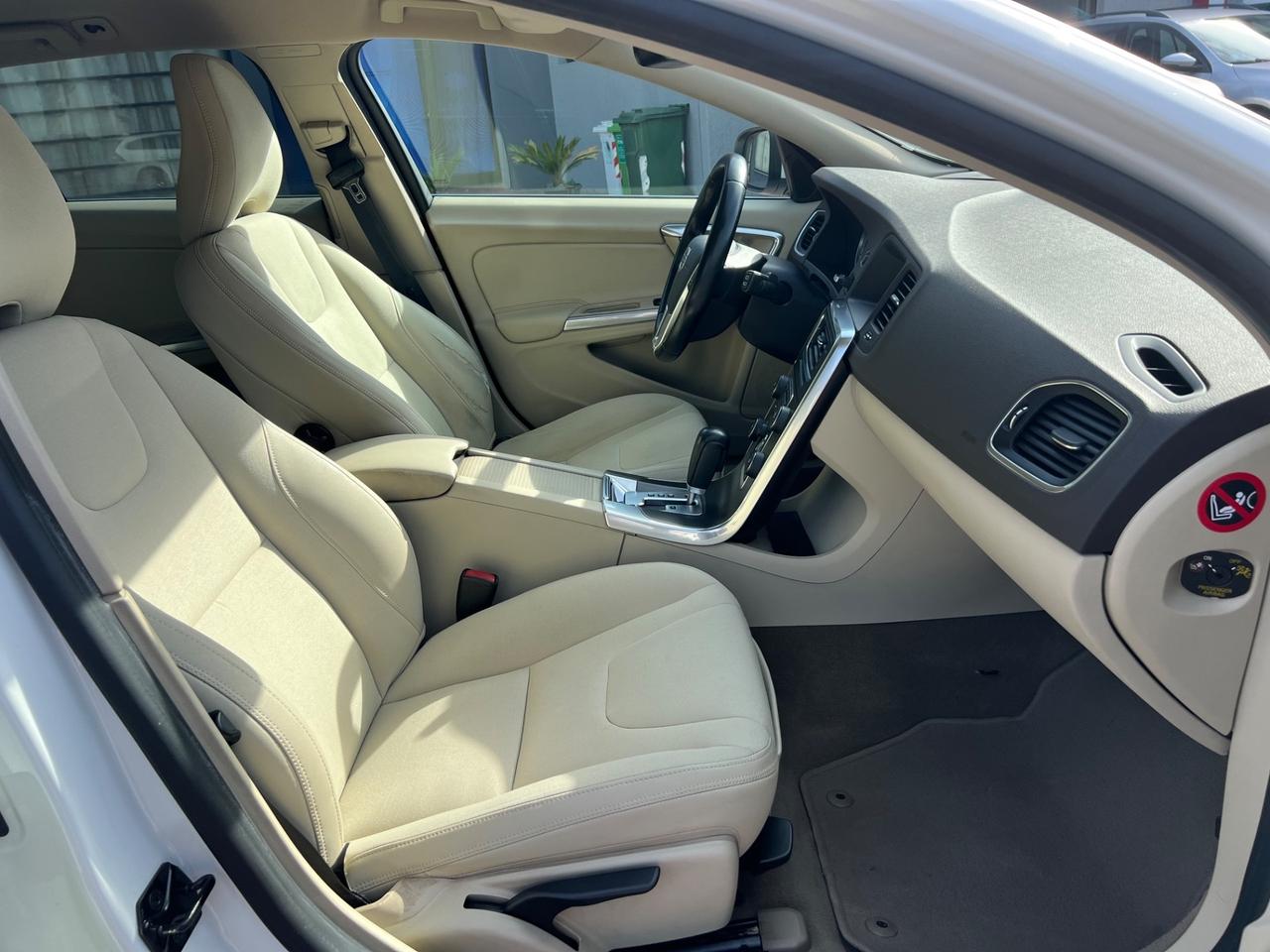 Volvo V60 D3 Geartronic Summum