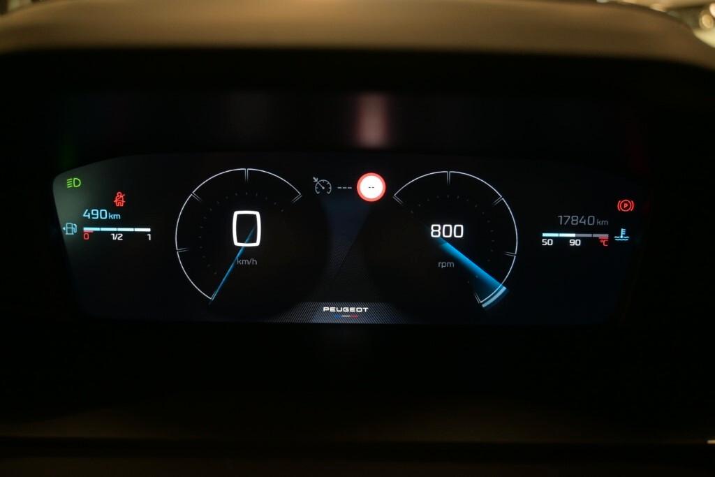 Peugeot 2008 NEW 1.2 PURETECH 100CV SeS ALLURE ( TELECAMERA POST. - FARI LED NAVI PDC MIRROR )
