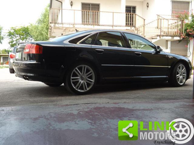 AUDI S8 5.2 V10 quattro tiptronic