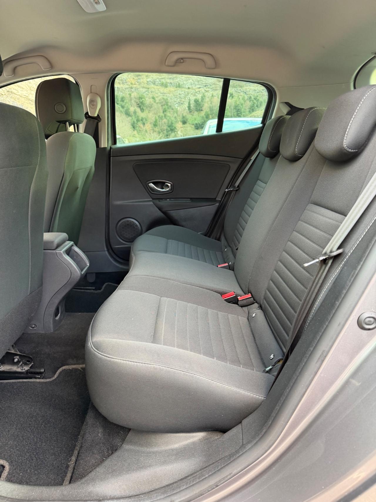 Renault Megane Mégane 1.5 dCi 110CV Limited - NEOPATENTATI