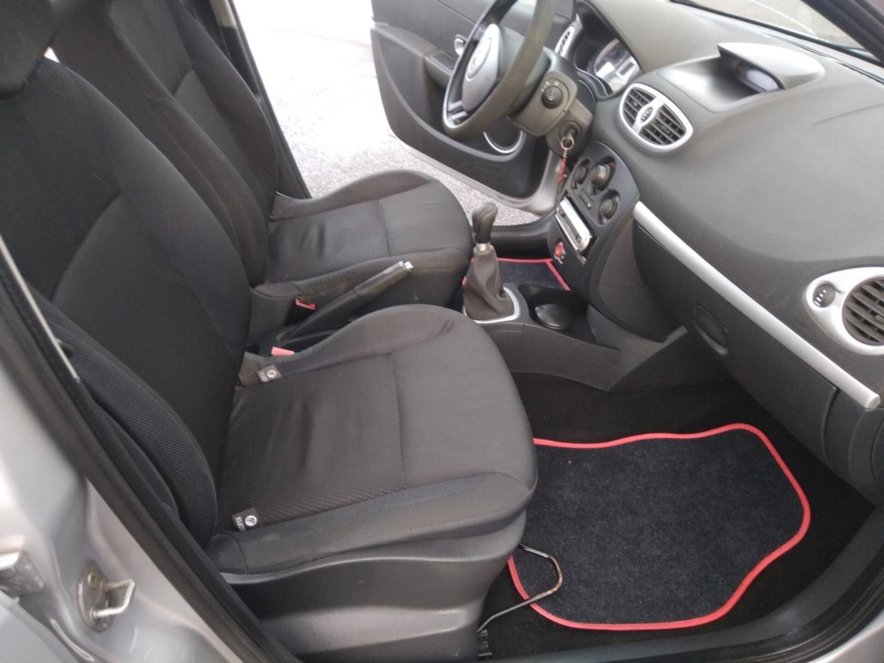 Renault Clio 1.2 16V 75cv 5 porte Luxe x neopatentati