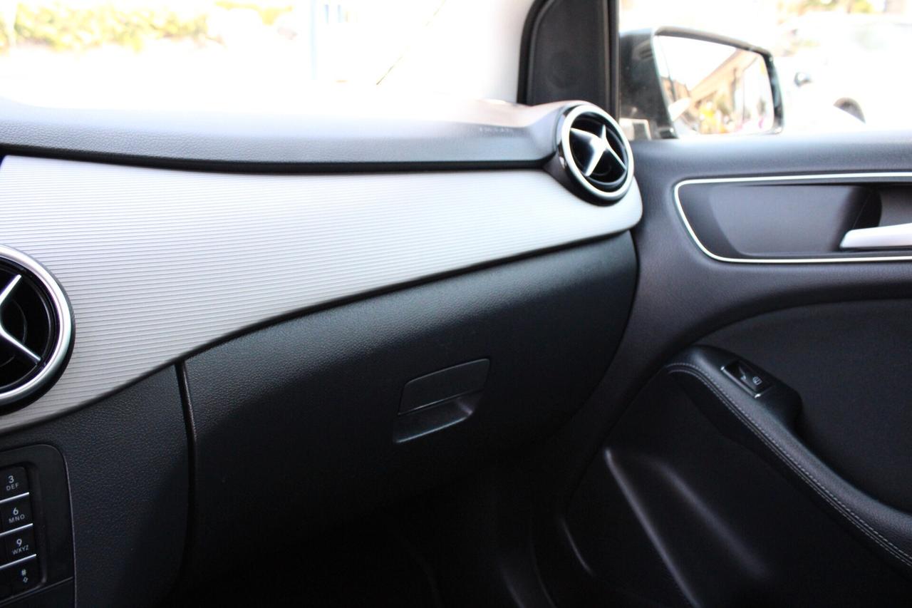 Mercedes-benz B 180 B 180 d Premium