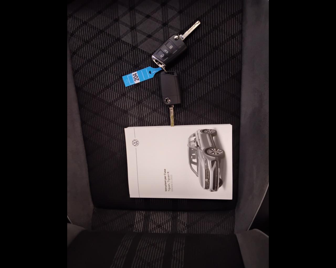 VOLKSWAGEN Tiguan II 2021 - Tiguan 2.0 tsi R-Line 4motion 190cv dsg