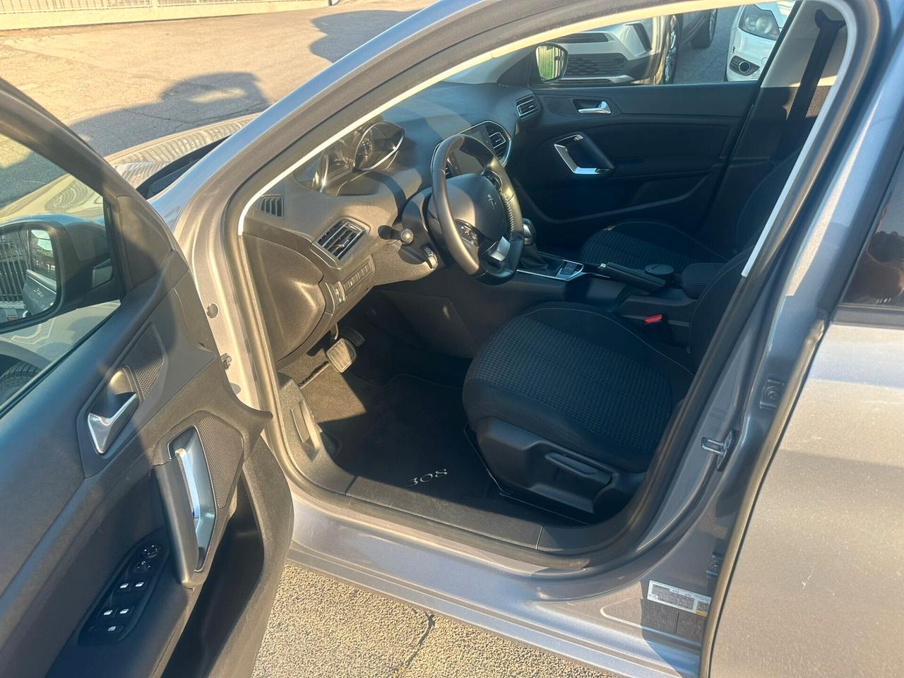 Peugeot 308 BlueHDi 150 S&S EAT6 SW Allure