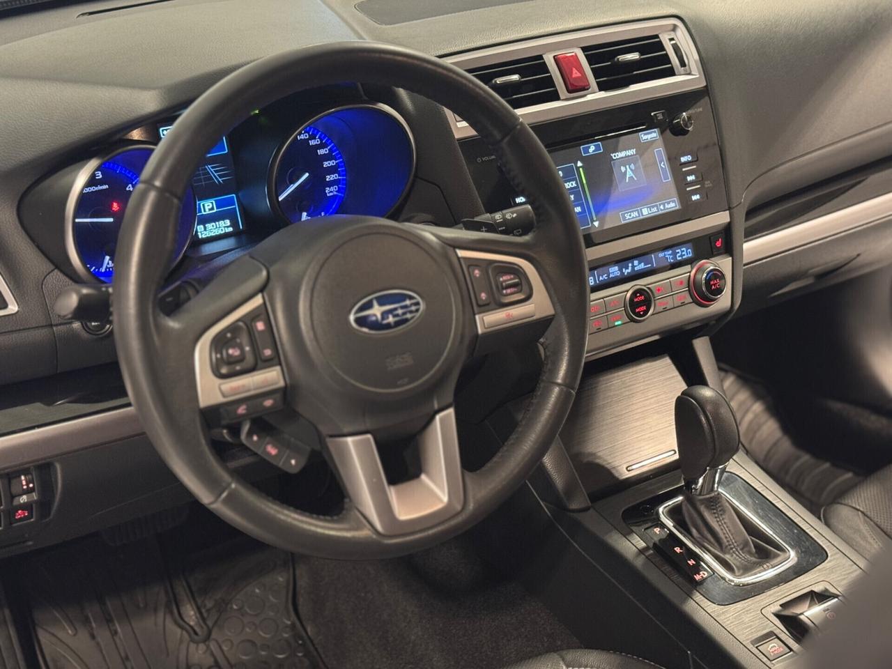 Subaru OUTBACK 2.0d Automatico 4x4 Gancio Traino !