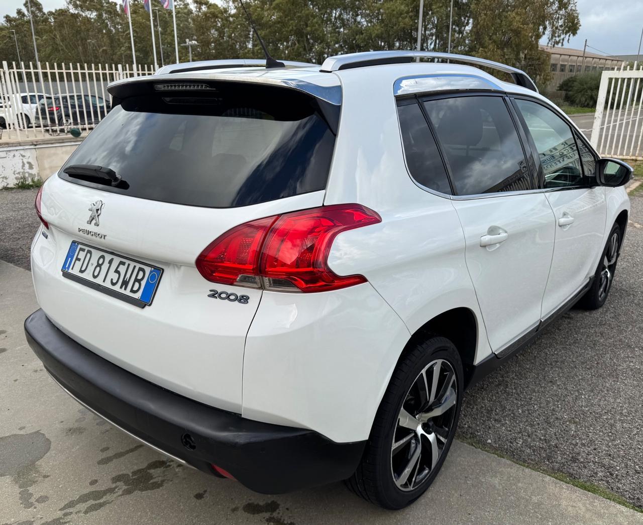 Peugeot 2008 1.6 BlueHDi 120 Allure -GRIP CONTROL-