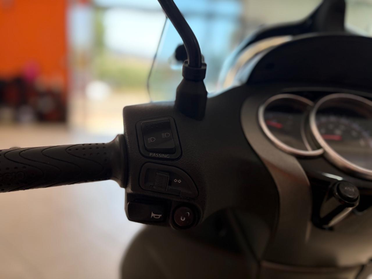Piaggio Beverly 350