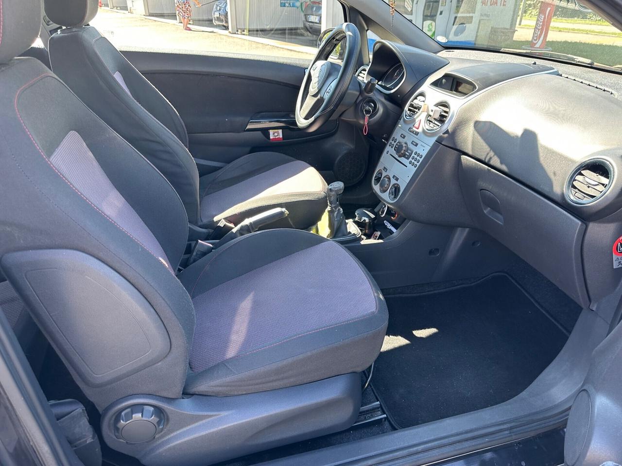 Opel Corsa 1.2 3 porte Sport BENZINA NEOPATENTATI