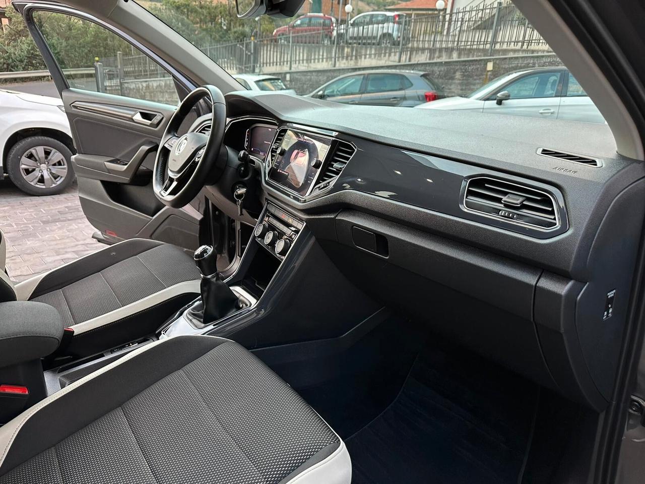Volkswagen T-Roc 1.6 TDI SCR Business BlueMotion Technology