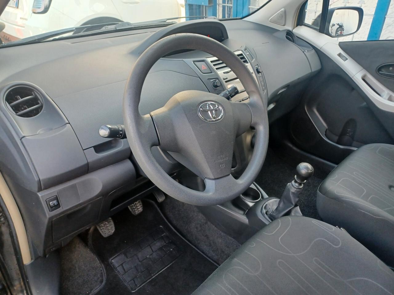 Toyota Yaris 1.4 D-4D 90 CV 5 PORTE ANNO 2010