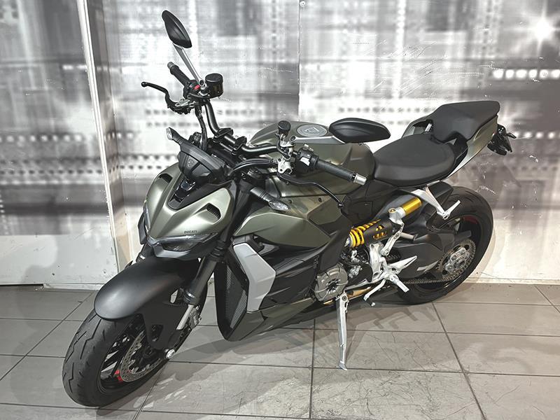 Ducati Streetfighter V2