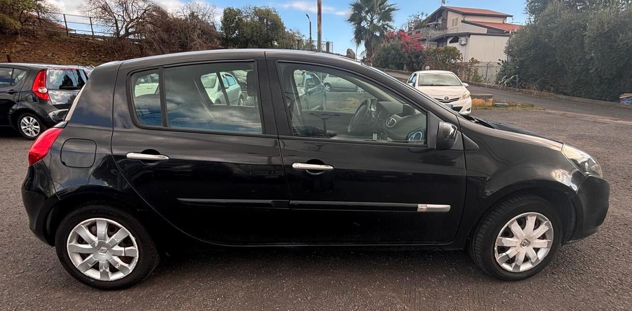 Renault Clio 1.2 16V 5 porte Luxe