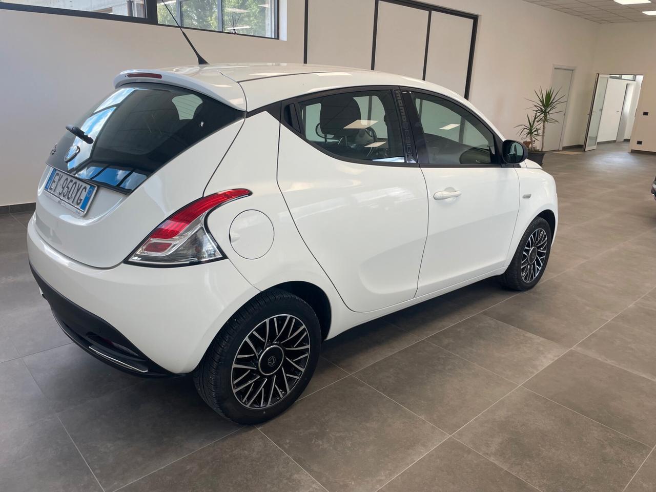 Lancia Ypsilon 1.2 69 CV 5 porte GPL Ecochic S Momodesign