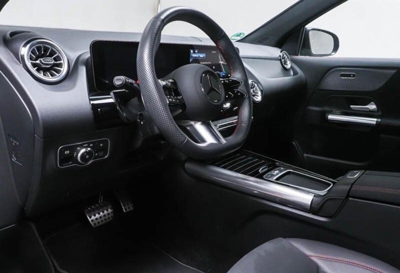 Mercedes-benz GLA 200d Automatic Premium Amg Tetto Pack night