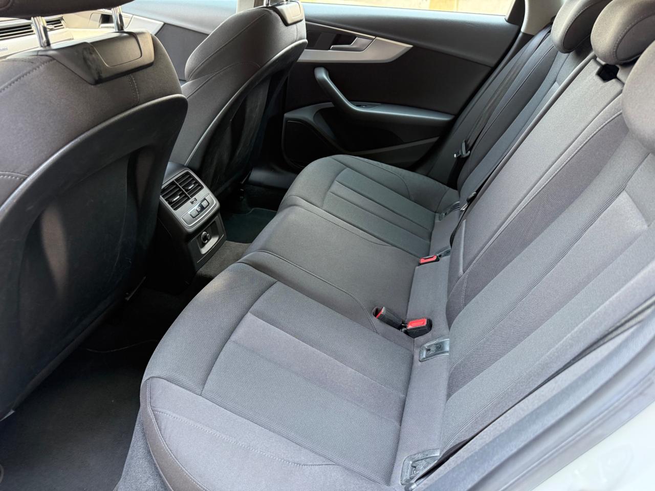 Audi A4 Avant 40 TDI quattro S tronic edition