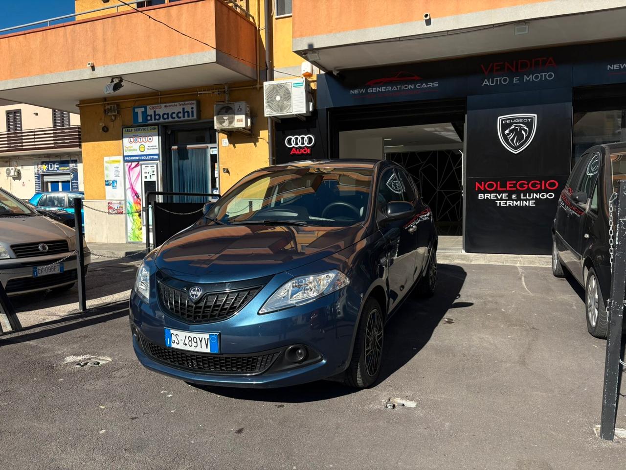 Lancia Ypsilon 1.0 FireFly 5 porte S&S Hybrid Silver
