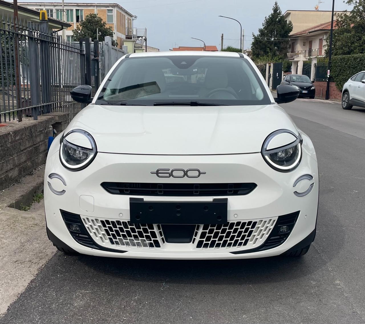 FIAT 600 1.2 Hybrid 110CV DCT LA PRIMA