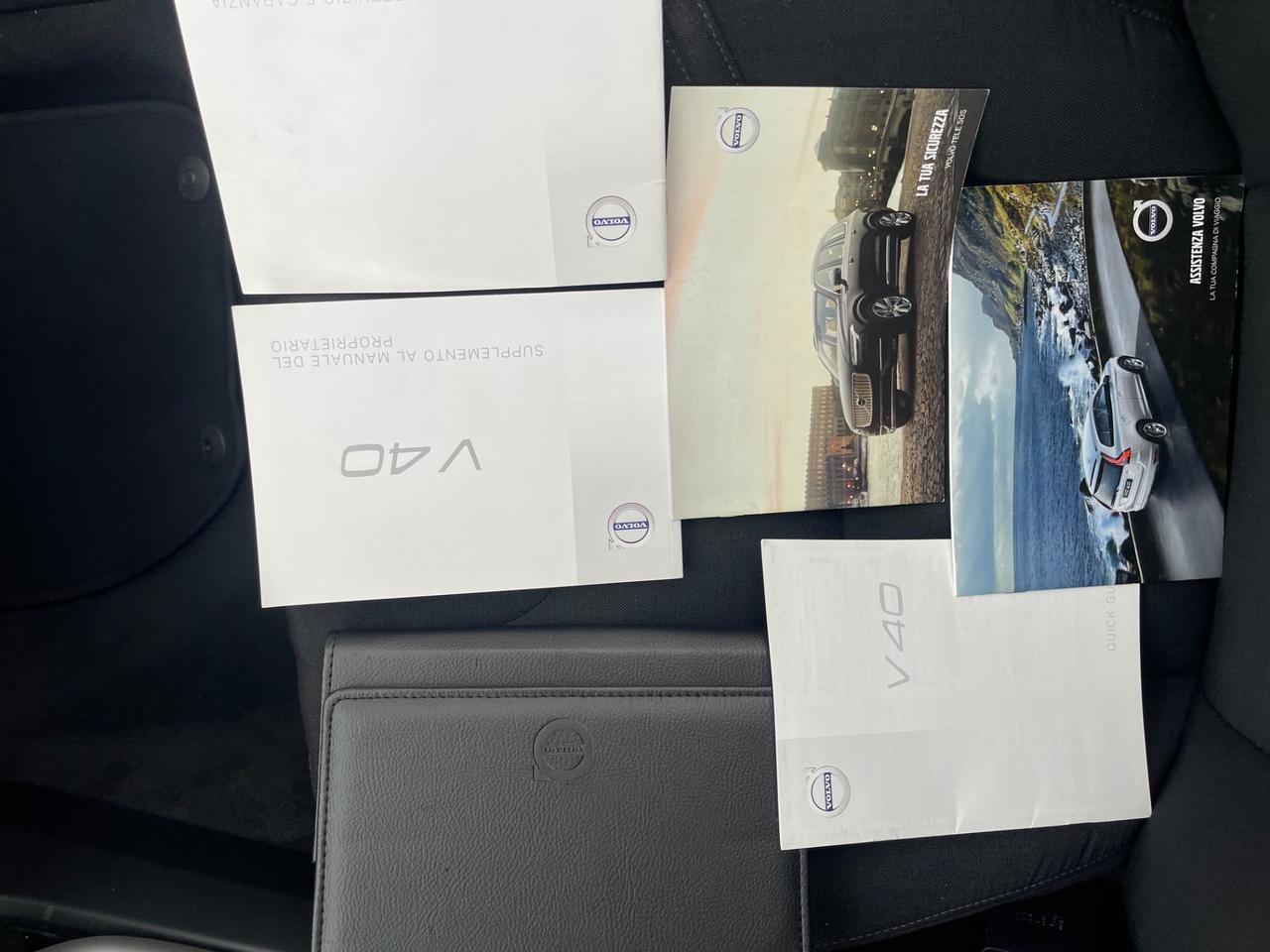 VOLVO V40 2.0D D2 120CV MANUALE FULL NAVI MY16