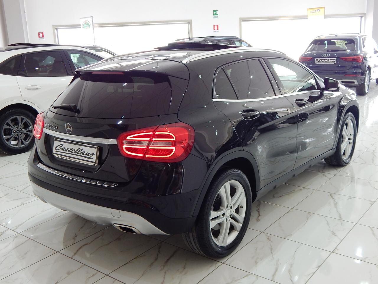 Mercedes-Benz GLA 200 d Sport Enduro Aut. TETTO-NAVI-PELLE-PARK-XENO-LED