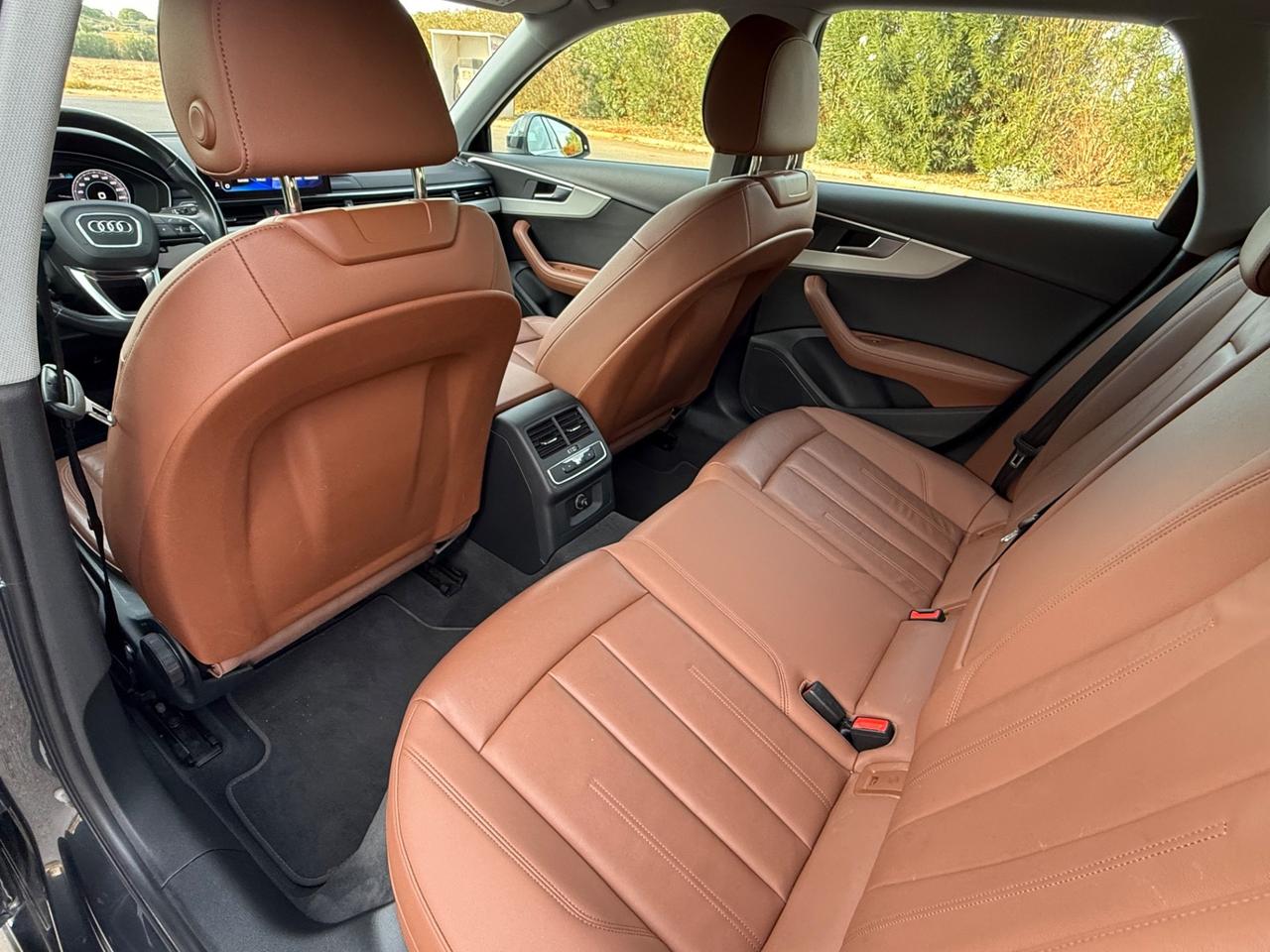 Audi A4 Avant 40 TDI quattro S tronic Business Advanced