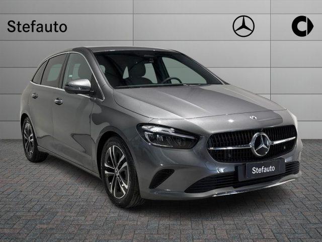 MERCEDES-BENZ B 180 d Automatic Street Edition