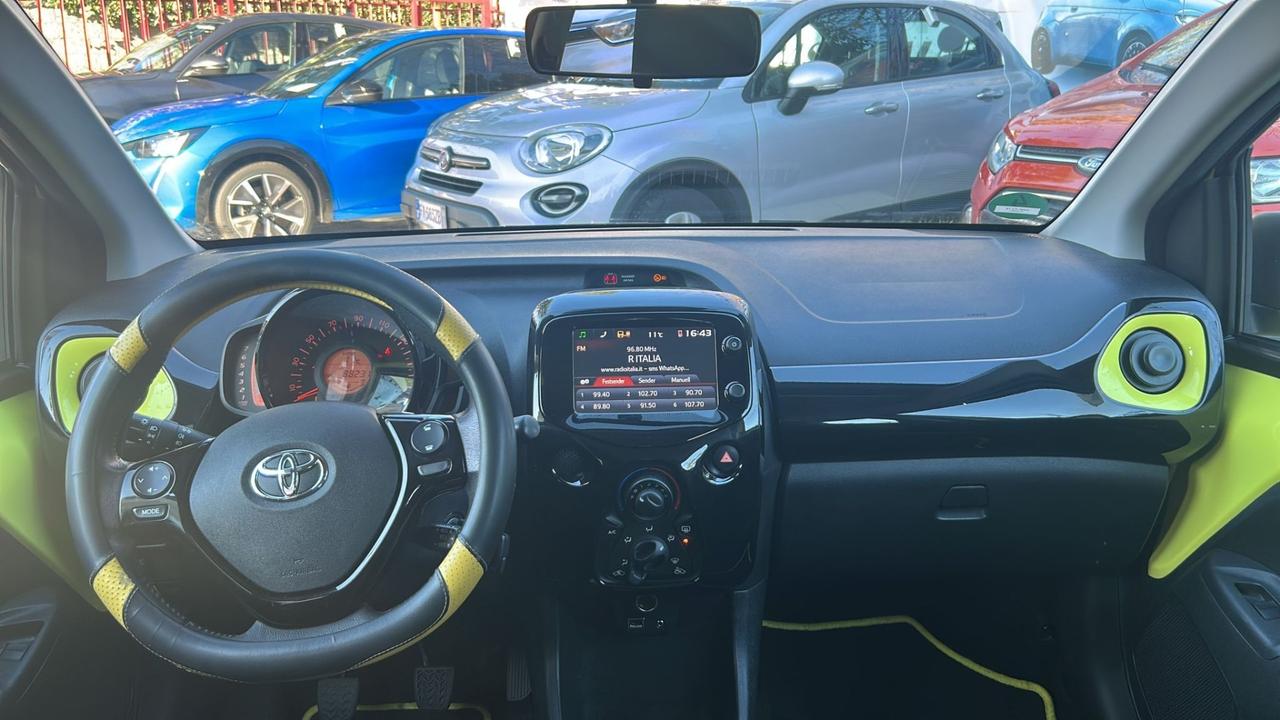 Toyota Aygo 1.0 VVT-i 69 CV 5 porte x-play MMT