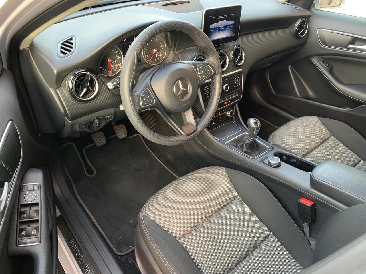 Mercedes-benz GLA 180 Business NEOPAT.