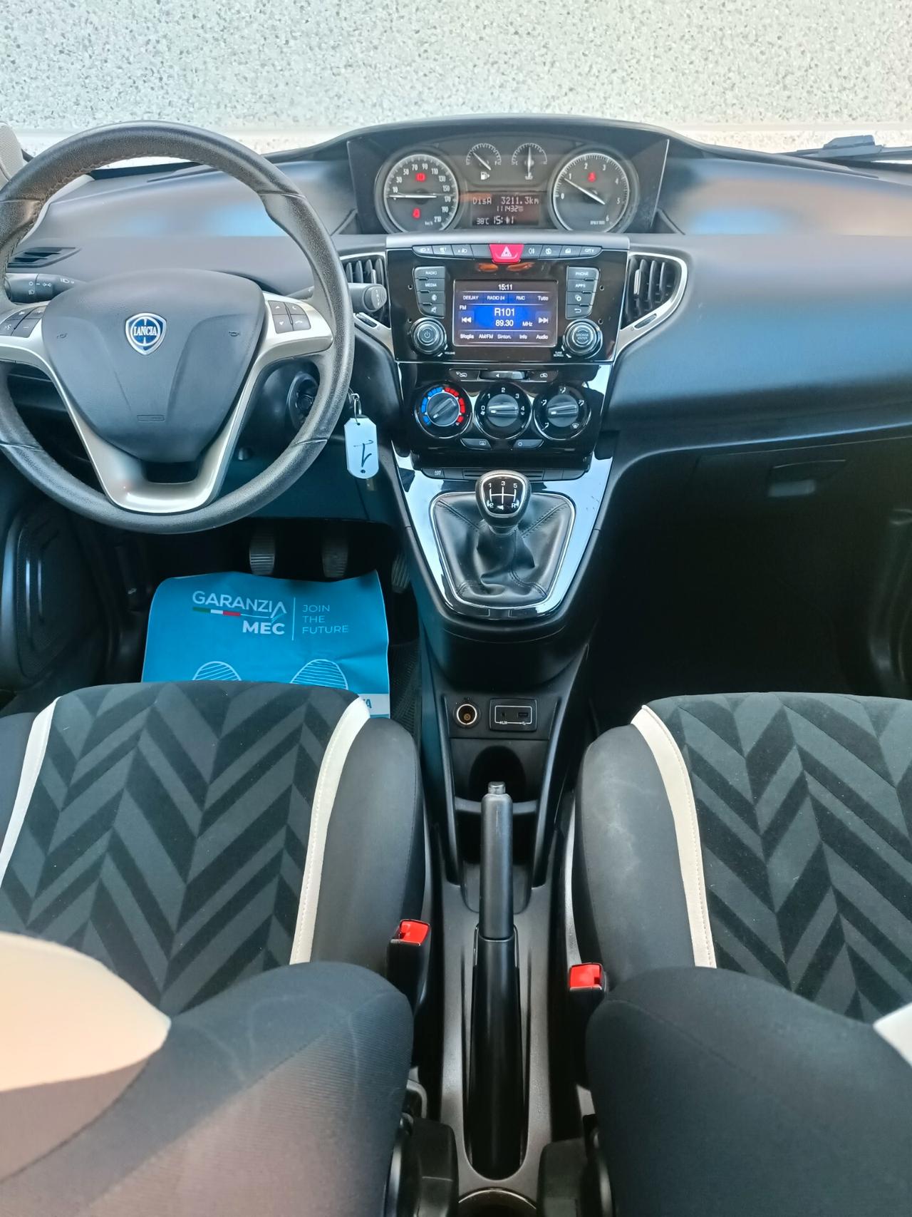 Lancia Ypsilon 1.3 MJT 16V 95 CV 5 porte S&S Silver