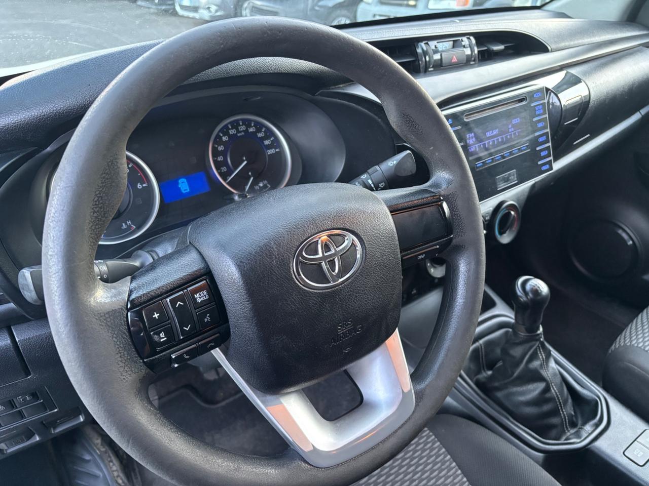 Toyota Hilux 2.4 D-4D (IVA Esposta)