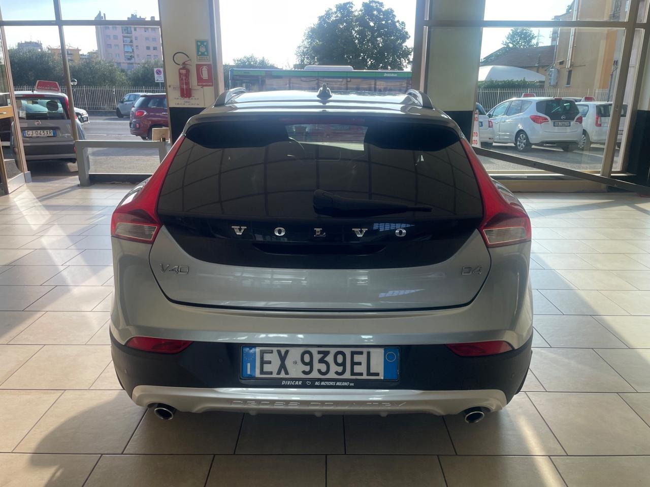Volvo V40 Cross Country D4 Geartronic Momentum - Nessun vincolo -