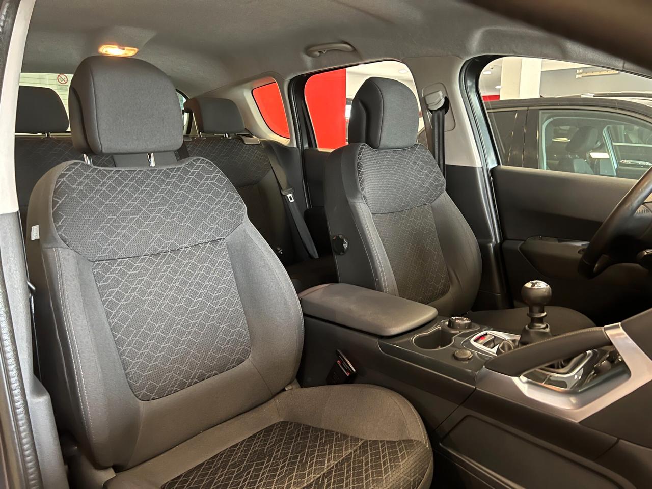 Peugeot 3008 1.6 HDi 115CV Allure