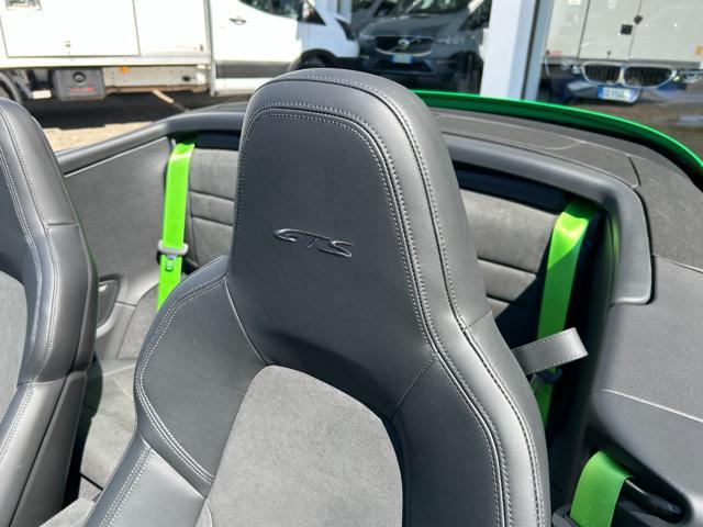 PORSCHE 992 Carrera 2 GTS Cabriolet