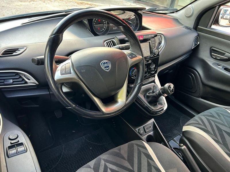 Lancia Ypsilon 5 Porte 1.2 8v 69cv Gold