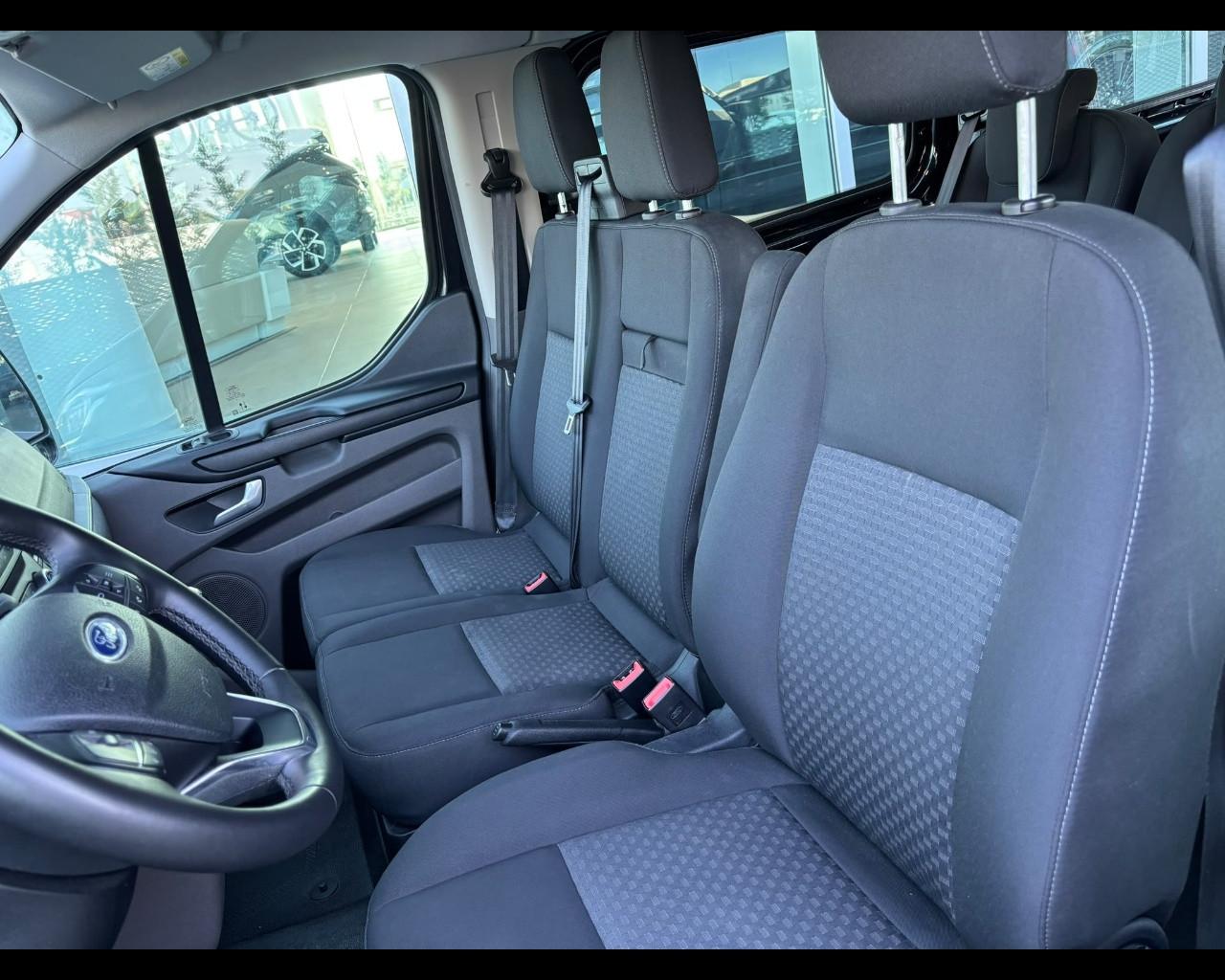 FORD Transit Custom 320 2018 - Transit Custom 320 2.0 tdci 150cv Trend combi L2H1 E6.2