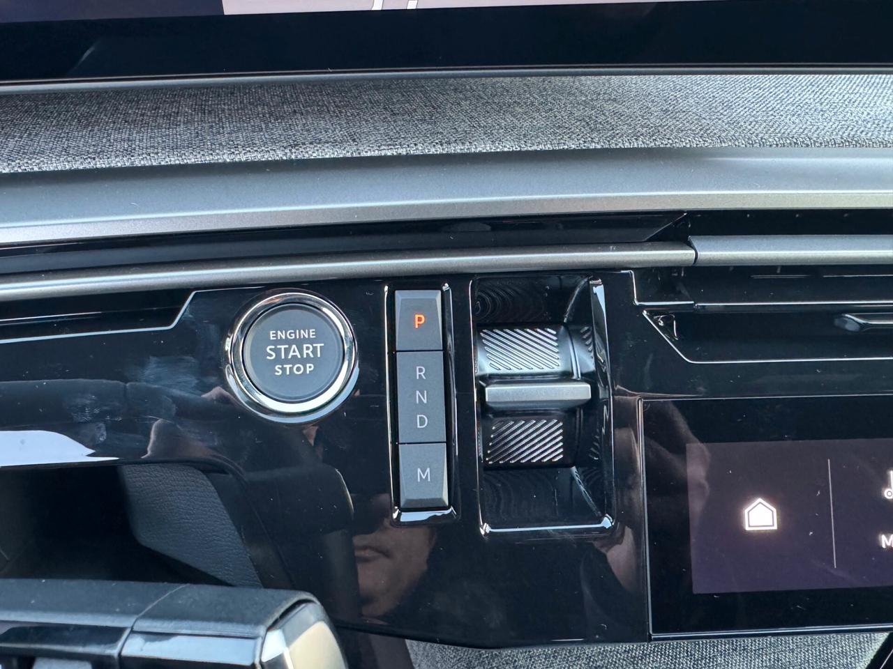 Peugeot New 3008 1.2cc Hybrid 145cv e-DCS6 Allure