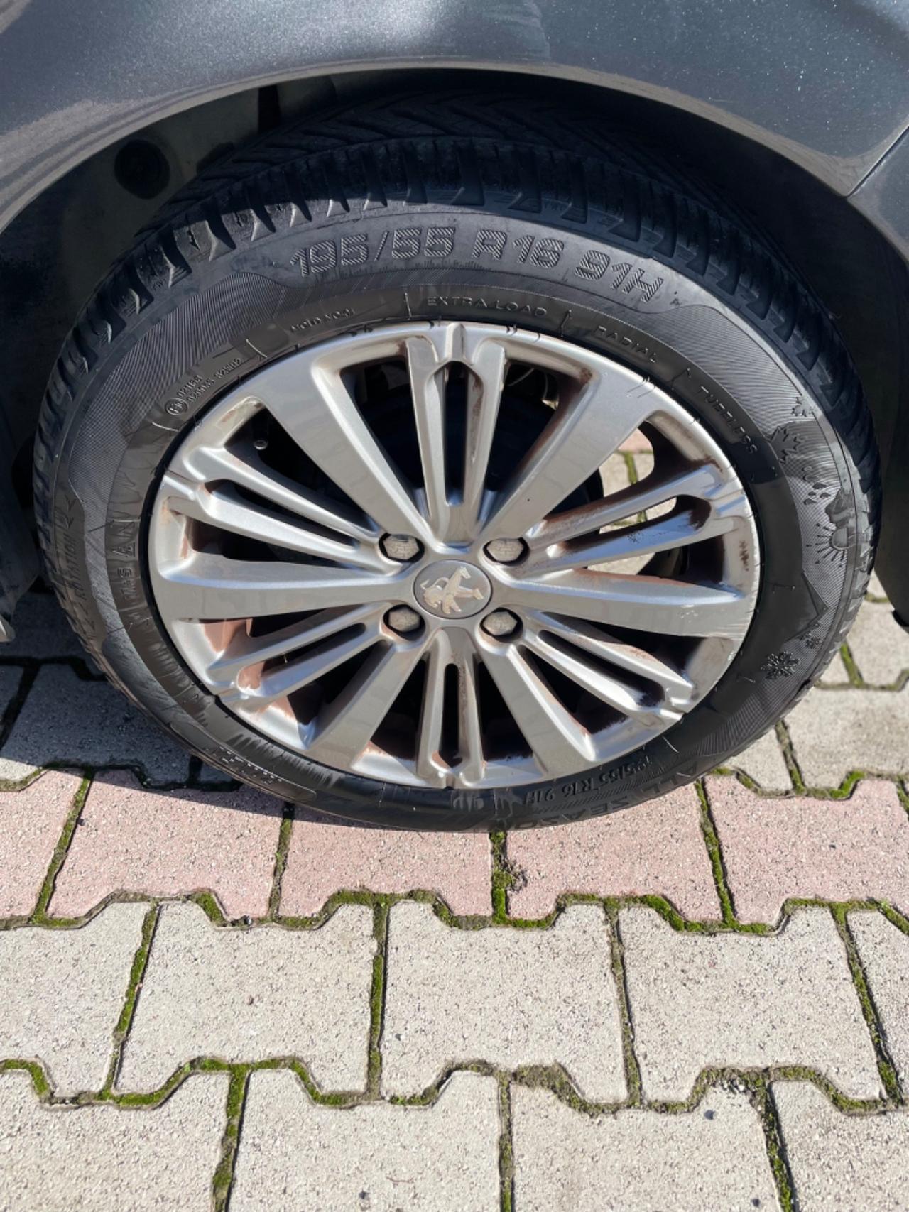 Peugeot 208 BlueHDi 75 5 porte Allure