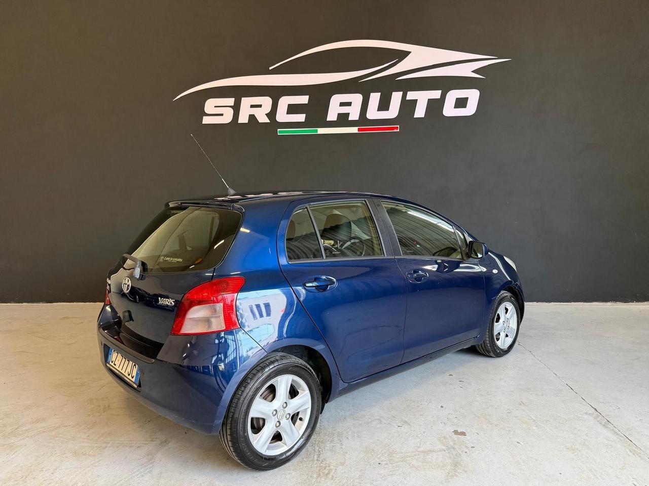 Toyota Yaris 1.0 5 porte Sol