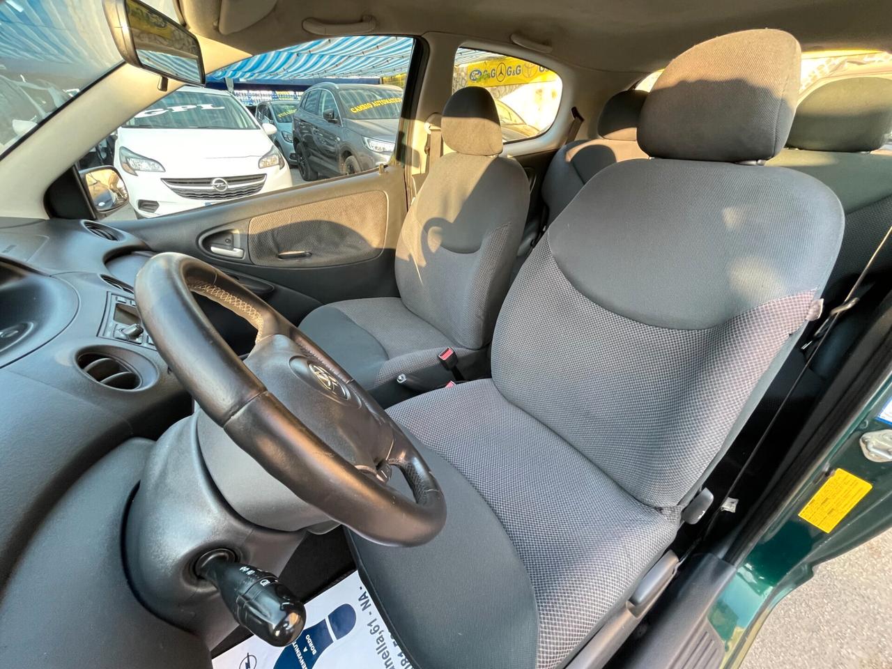 Toyota Yaris 1.4 tdi D-4D cat 3 porte Sol