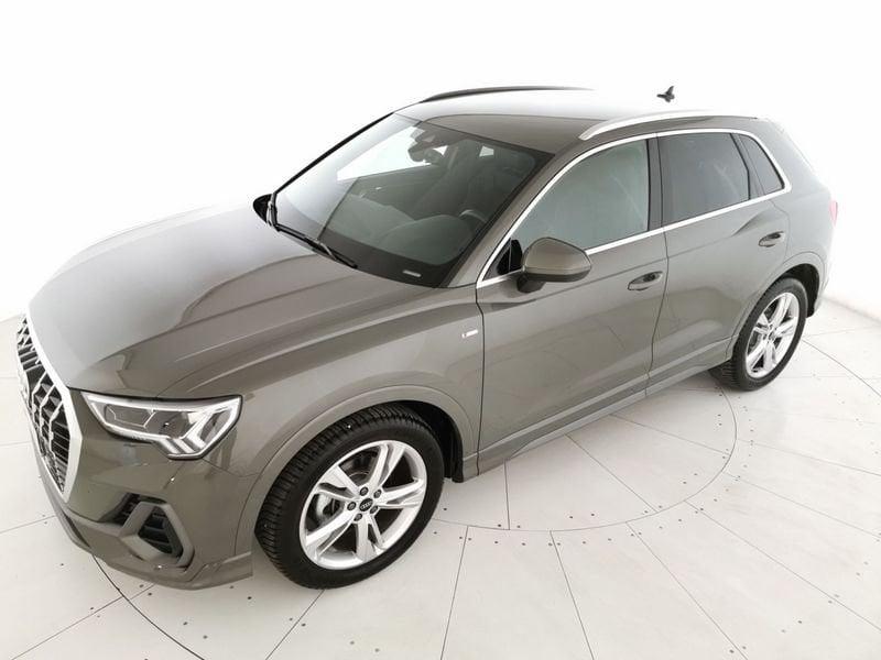 Audi Q3 35 2.0 tdi S line edition s-tronic