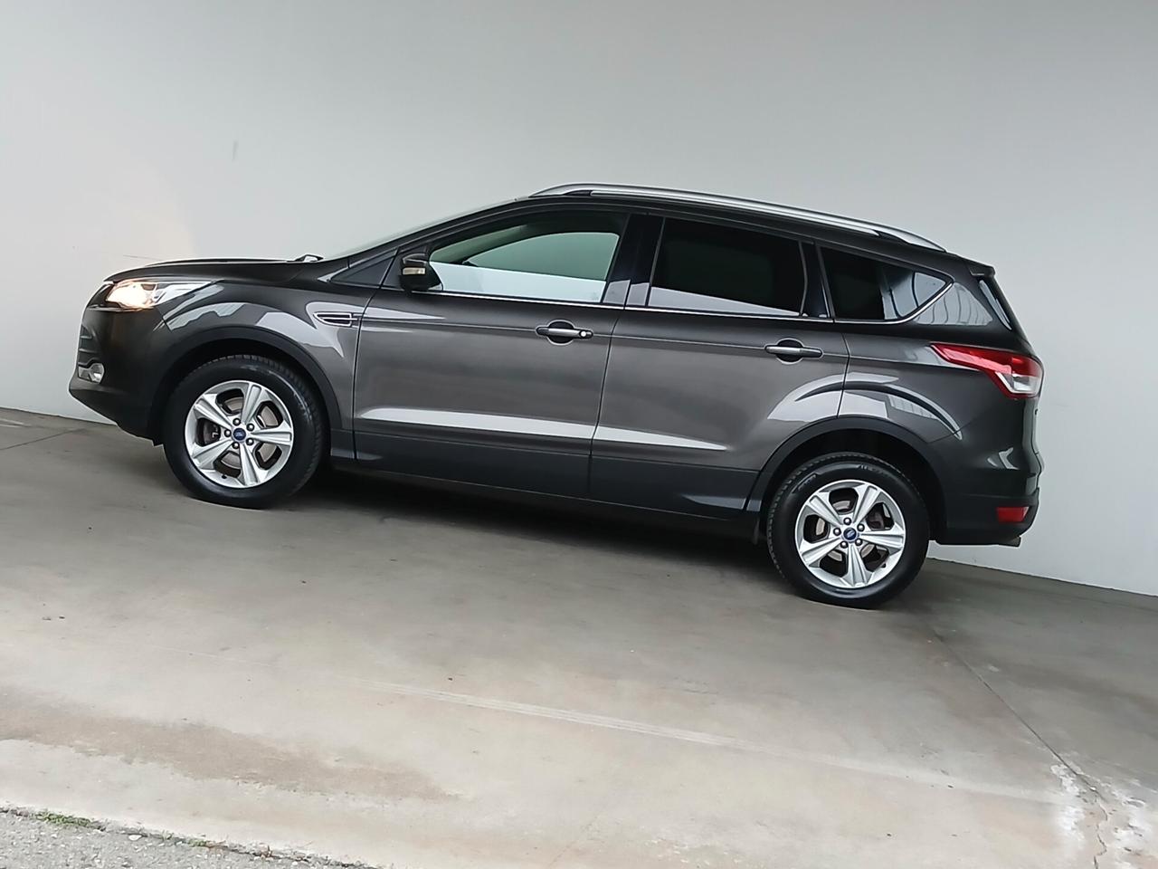 Ford Kuga 2,0 EURO 6 TAGLIANDI CERTIFICATI