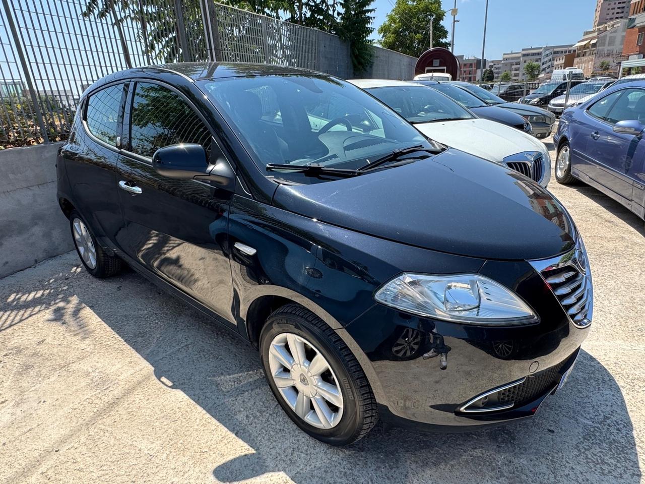Lancia Ypsilon 0.9 TwinAir 85 CV 5 porte Metano Ecochic Gold