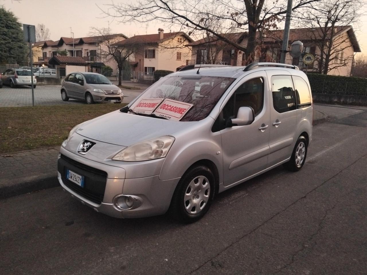 Peugeot Partner Tepee 1.6 HDi 90CV Outdoor 5 POSTI FURGONATO X NEO PATENTATI